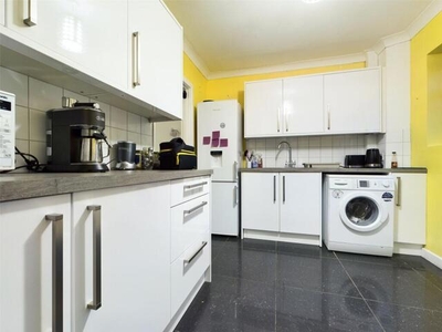 4 Bedroom Semi-detached House For Rent In Brighton