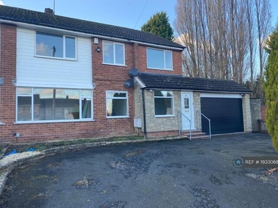 4 Bedroom Semi-detached House For Rent In Kingswinford