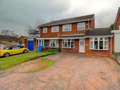 4 Bedroom Semi-detached House For Sale In Tamworth