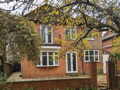5 Bedroom Detached House For Rent In Godalming, Surrey
