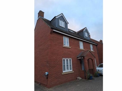 5 Bedroom Detached House For Sale In Bedford