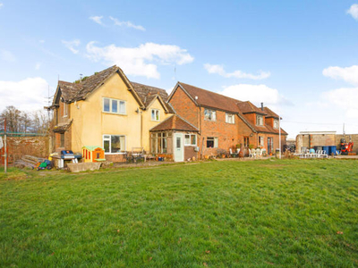 5 Bedroom Detached House For Sale In Cranleigh