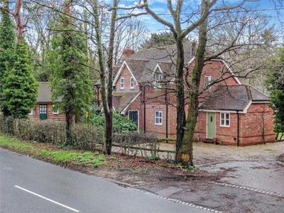 5 Bedroom Detached House For Sale In Greenham, Thatcham