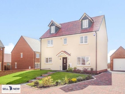 5 Bedroom Detached House For Sale In Spacious Kitchen** Nightingale Road