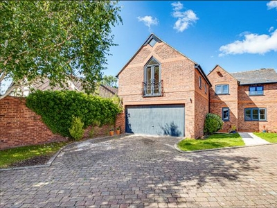 5 Bedroom House Davenham Cheshire West And Chester