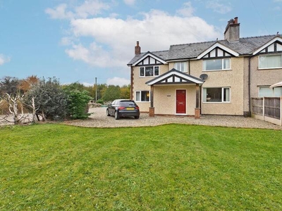 6 Bedroom Semi-detached House For Sale In Borras, Wrexham