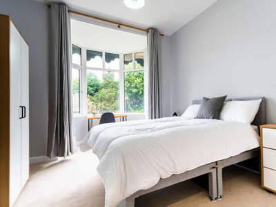 6 Bedroom Terraced House For Rent In Halton, Leeds