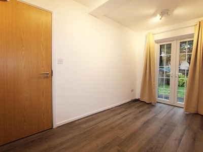 Studio Flat For Rent In Northwood, Middlesex