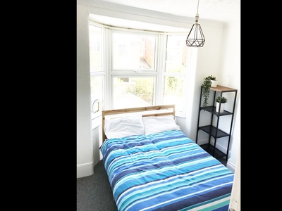 1 Bed Flat, Raleigh Road, EX1