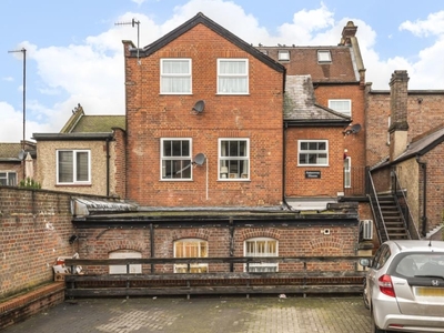 2 Bed Flat/Apartment For Sale in Chesham, Buckinghamshire, HP5 - 5224658