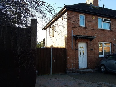 3 Bed Semi-Detached House, Barton Vale, BS2