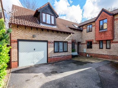5 Bed House For Sale in Bicester,, Oxfordshire, OX26 - 5086781