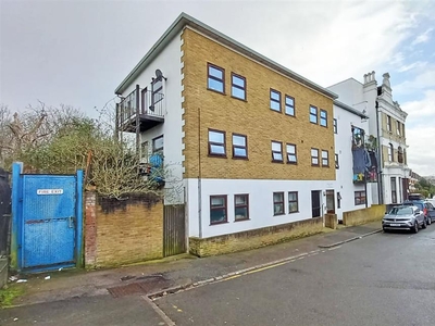 Carswell Road, Catford - 6 bedroom block of apartments