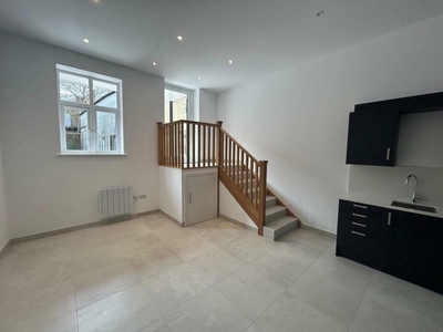 1 bedroom apartment for rent in High Street, Guildford, GU1