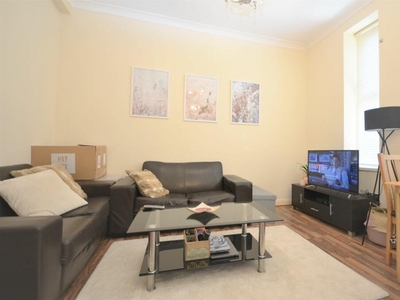 1 bedroom flat for rent in Churchfield Road, Acton Central W3 6BY, W3