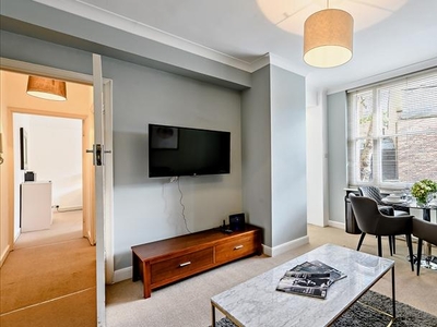 1 bedroom flat for rent in Hill Street, London, W1J