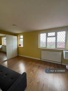 1 bedroom flat for rent in Hounslow, Hounslow, TW4