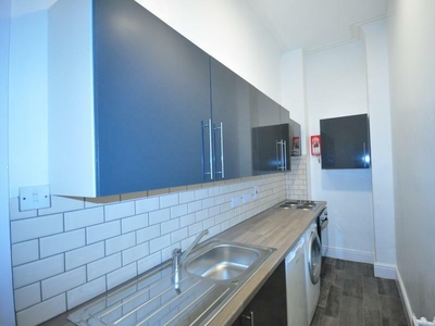 1 bedroom flat for rent in Hyde Park Road, Hyde Park, Leeds LS6 1AH, LS6