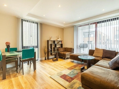 1 bedroom flat for rent in Knaresborough Drive, London, SW18
