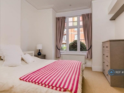 1 bedroom flat for rent in Lurline Gardens, London, SW11