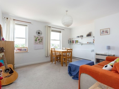1 bedroom flat for rent in St James Drive, SW17