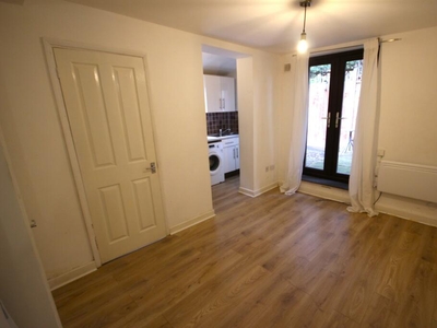 1 bedroom flat for rent in Victoria Street, St. Albans, Hertfordshire, AL1