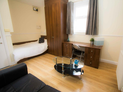 1 bedroom house for rent in BRUDENELL ROAD, Leeds, LS6