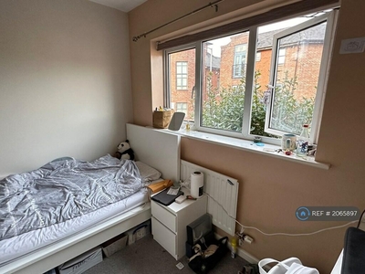 1 bedroom house share for rent in Old York Street, Hulme, Manchester, M15
