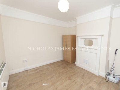 1 bedroom house share for rent in The Broadway, High Road, Wood Green, London N22