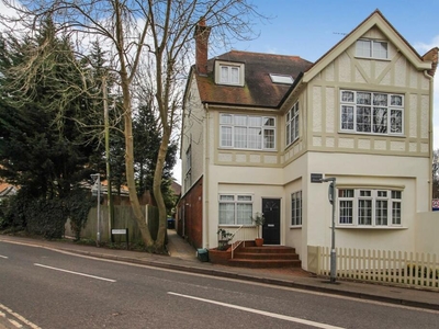2 bedroom apartment for rent in Claygate, Esher, KT10
