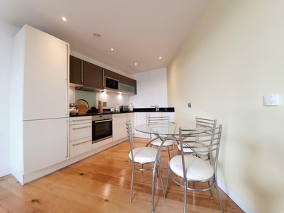 2 bedroom apartment for rent in Kew Bridge Road, Brentford, Greater London, TW8