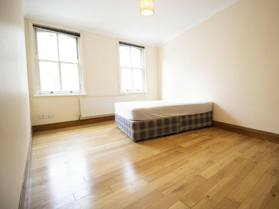 2 bedroom flat for rent in Bethnal Green Road, London E2