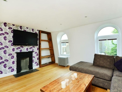 2 bedroom flat for rent in Coldharbour Lane, Brixton, London, SW9