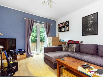 2 bedroom flat for rent in Dunstans Road, East Dulwich, London, SE22
