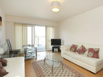 2 bedroom flat for rent in Heritage Avenue, Colindale, London, NW9