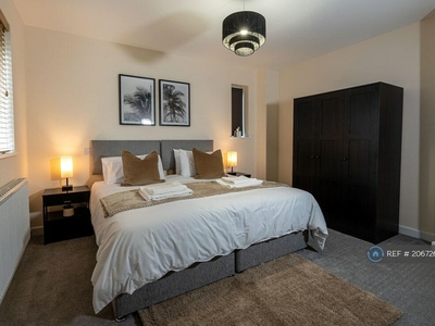 2 bedroom flat for rent in Western Elms Avenue, Reading, RG30