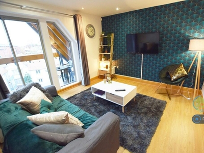2 bedroom penthouse for rent in Foregate Street, Chester, CH1