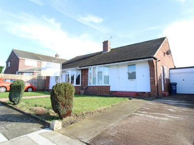 2 bedroom semi-detached bungalow for rent in Ainsdale Gardens, Chapel House, Newcastle Upon Tyne, NE5