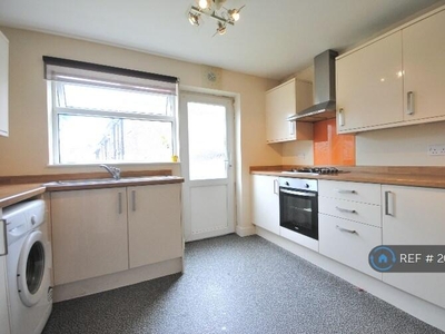 2 bedroom terraced house for rent in Downham Way, Bromley, BR1