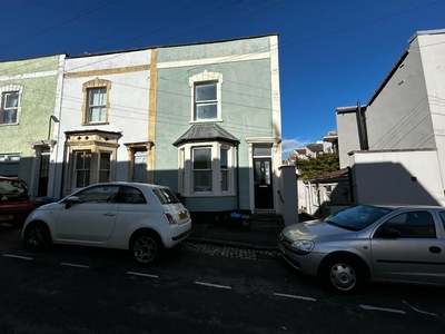 2 bedroom terraced house for rent in Merrywood Close,Southville,Bristol,BS3