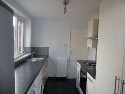 3 bedroom flat for rent in Bolingbroke Street, Heaton, NE6