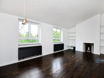3 bedroom flat for rent in Camden Square, London, NW1