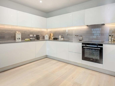 3 bedroom flat for rent in Caravel House, Royal Wharf E16