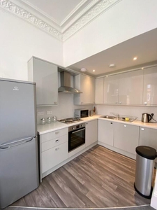 3 bedroom flat for rent in Dalkeith Road, Newington, Edinburgh, EH16