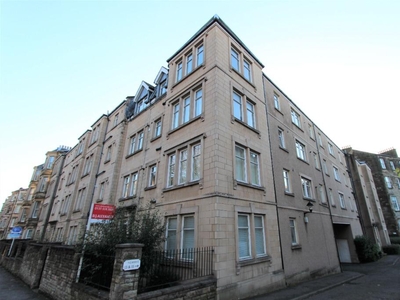 3 bedroom flat for rent in Lauriston Gardens, Tollcross, Edinburgh, EH3