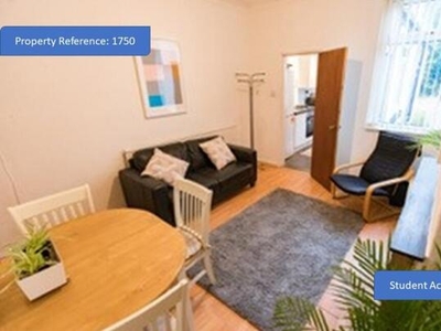 3 Bedroom House Share For Rent In Shelton, Stoke-on-trent