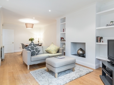 3 bedroom property to let in Fitzjohns Avenue London NW3