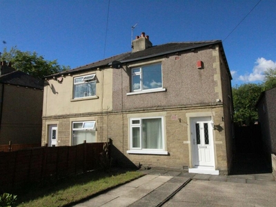 3 bedroom semi-detached house for rent in Fenby Avenue, Bradford, BD4
