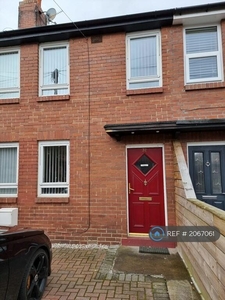 3 bedroom terraced house for rent in Holystone Crescent, Newcastle Upon Tyne, NE7
