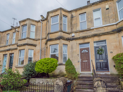 3 bedroom terraced house for rent in Pulteney Grove, Bath, BA2